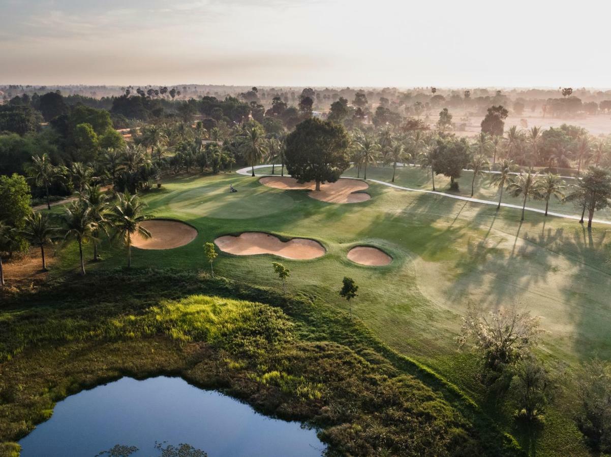 סיאם ריפ Sofitel Angkor Phokeethra Golf & Spa Resort מראה חיצוני תמונה